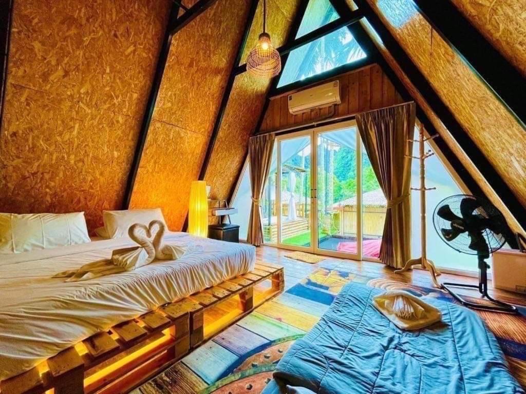 Bridge Hill Cafe Glamping Hotel Khao Sok National Park Екстериор снимка